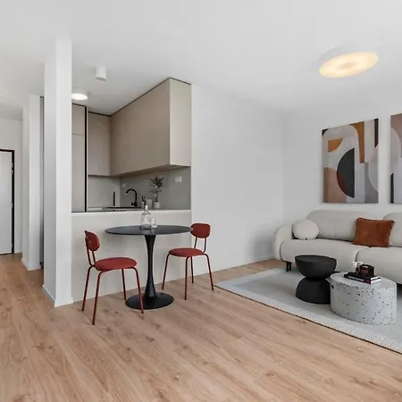 Slnecnice 1-bedroom On Floor 6 With Parking By Skyviews Janíkov