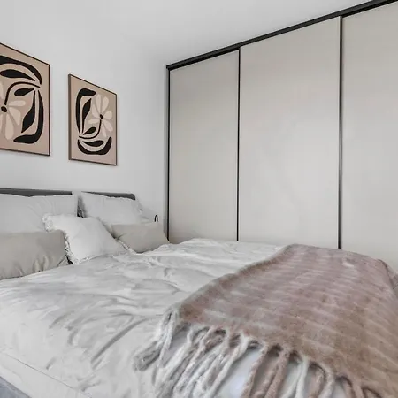 Slnecnice 1-bedroom On Floor 6 With Parking By Skyviews Appartamento